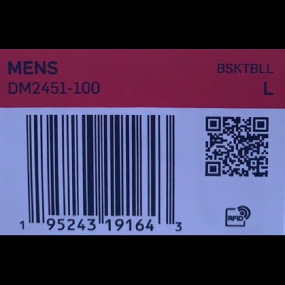 Nike NBA Basketball Tee - Giannis Antetokounmpo - Picture 4 of 4